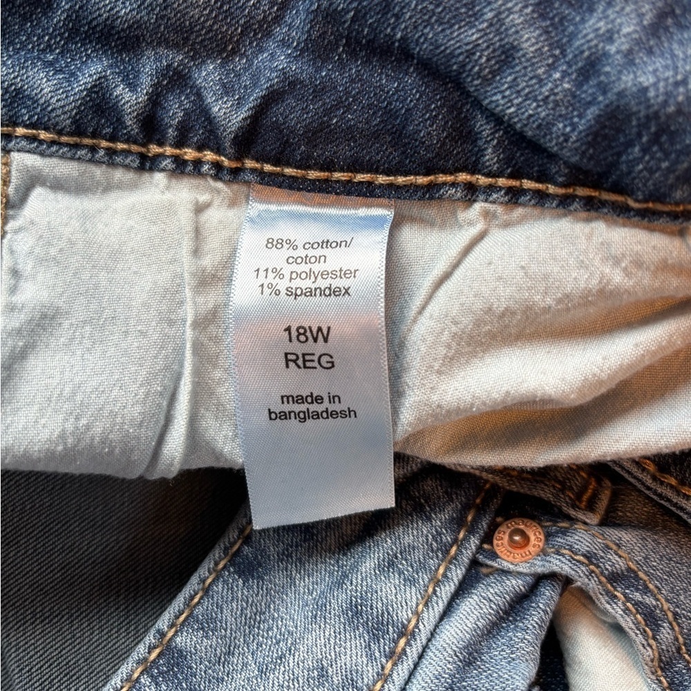 M. Jeans by Maurice’s Slim Straight Mid-Rise Jeans Women’s Size 18 - Picture 8 of 10